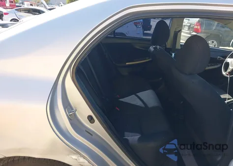 2010 Toyota Corolla S z USA, uszkodzony, nr VIN 2T1BU4EE4AC401972